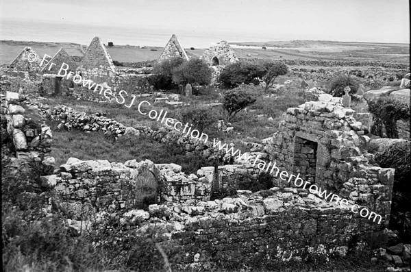 THE SEVEN CHURCHES (B) TEAMPUL A PHUILL  DUN ONAGHT  CROSS FRAGMENTS ARRANGED BY MISS STOKES  CLOGHAUN NA CARRAIGHE  CORNAU NEAR KILRONAN